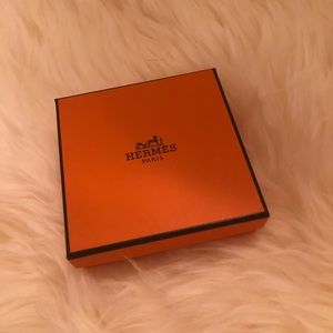 Hermès Box w/ Pouch